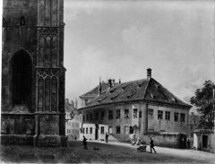 Der Dechantshof am Dom in München by Karl Bögler