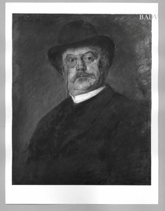 Herrenporträt mit schwarzem Hut und Kneifer (Bankdirektor Dr. Schauß-Kempfhausen) by Franz von Lenbach