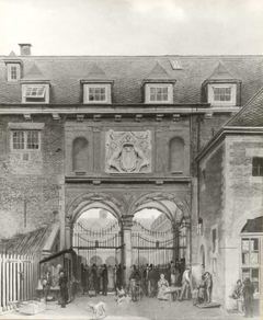 De hoofdingang van de Oude Beurs te Amsterdam by Valentijn Bing