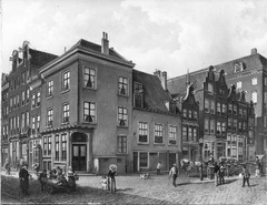 Café de Koperen Toonbank, hoek Kalverstraat - Spui met op de voorgrond de Osjessluis by Eduard Alexander Hilverdink