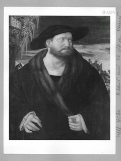 Bildnis eines (35jährigen) Mannes mit schwarzem Hut und pelzbesetztem Mantel by Wolf Huber